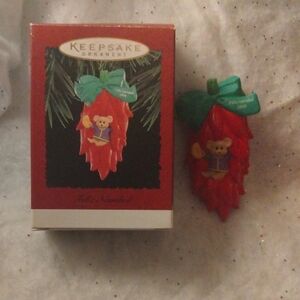 Hallmark Keepsake Ornament with Bear and Green Bow Feliz Navidad 1995 (SKU 008)